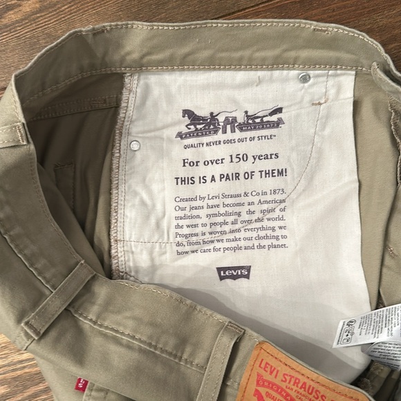 Mens Levi Strauss khakis - Picture 2 of 7